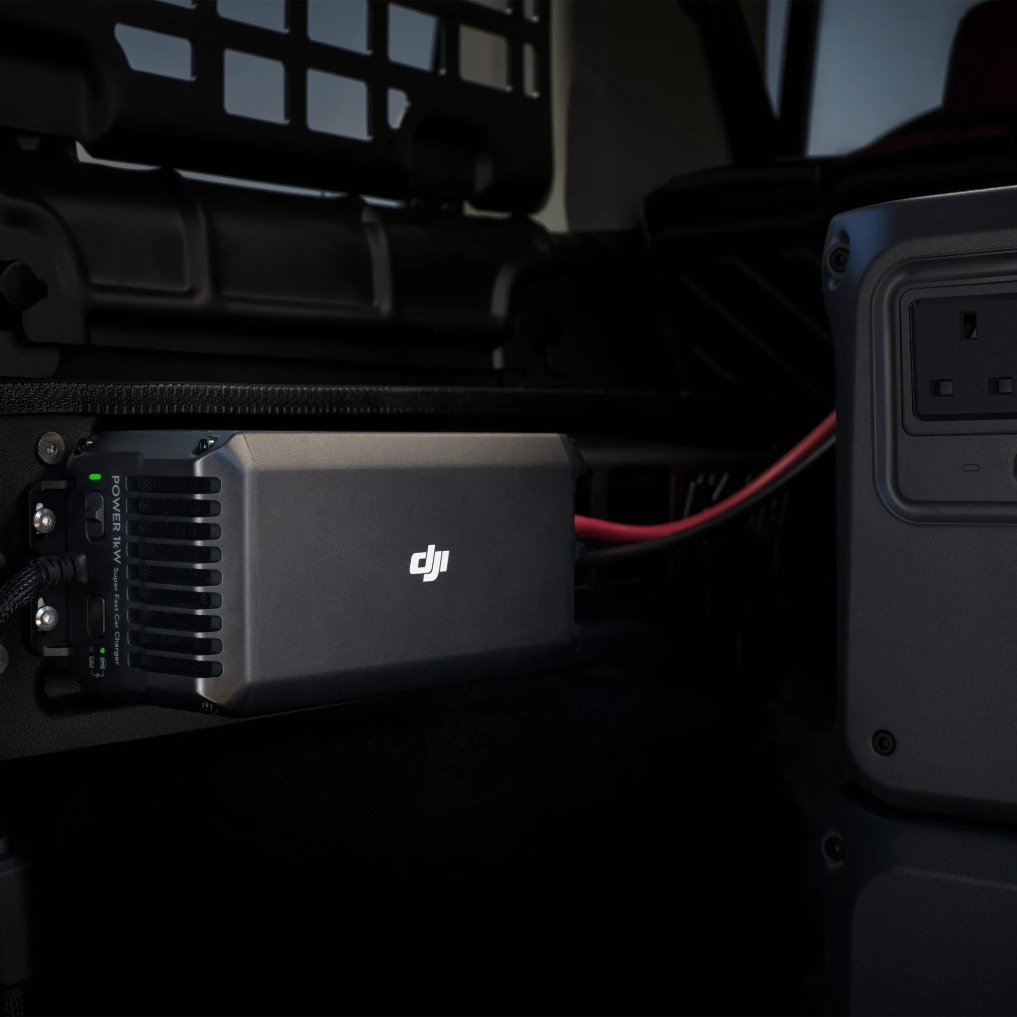 DJI Power 1 kW Auto Super Schnellladegerät